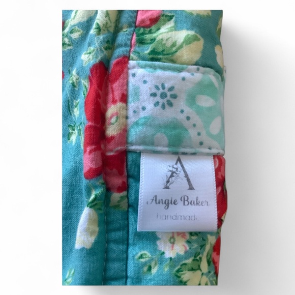 Handmade Quilted Casserole Carrier with Handles Floral - Picture 7 of 8